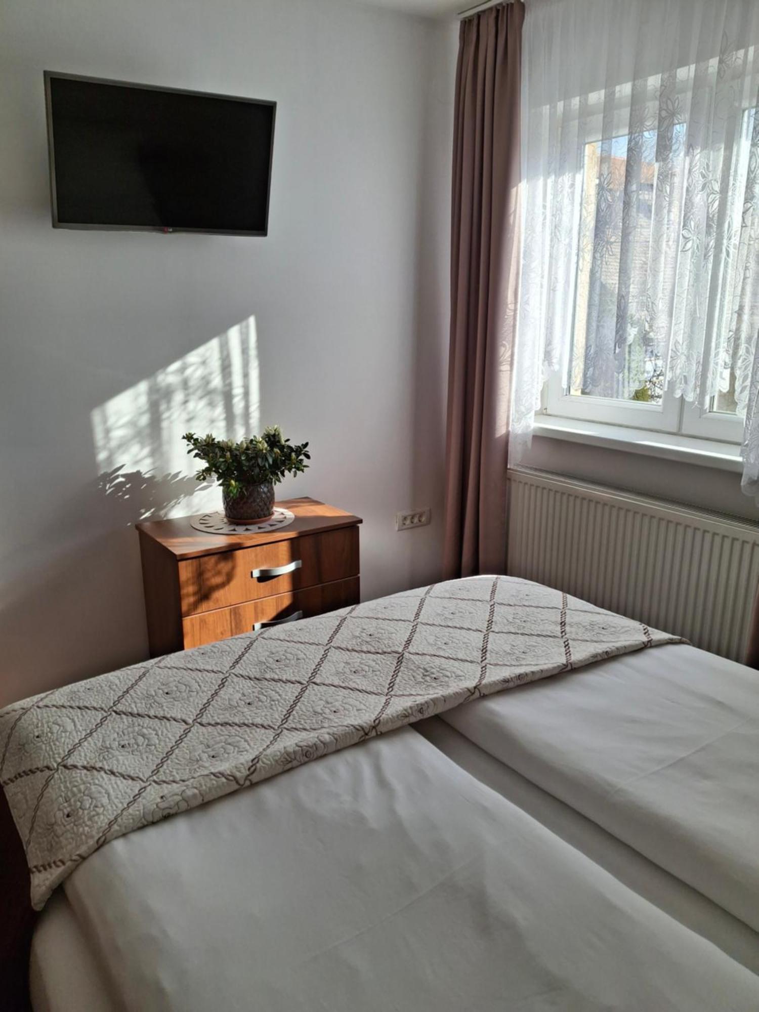 Garsoniera Strada Bucegi Apartment Sibiu Ngoại thất bức ảnh