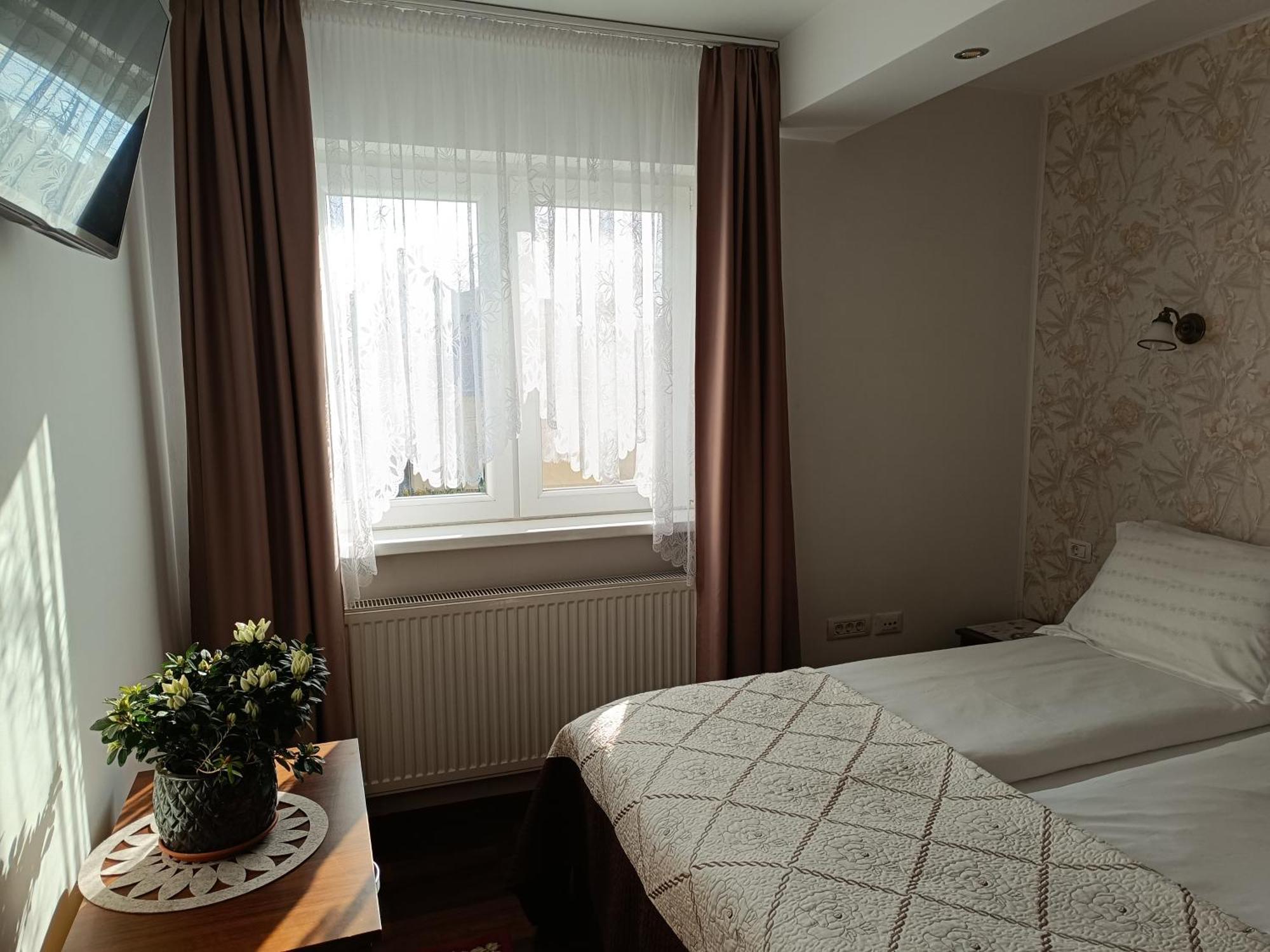 Garsoniera Strada Bucegi Apartment Sibiu Ngoại thất bức ảnh
